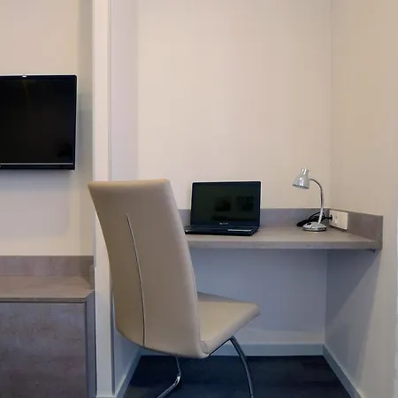 Saxe-garibaldi Apartment *